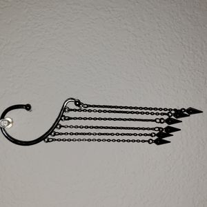 Spiked ear cuff